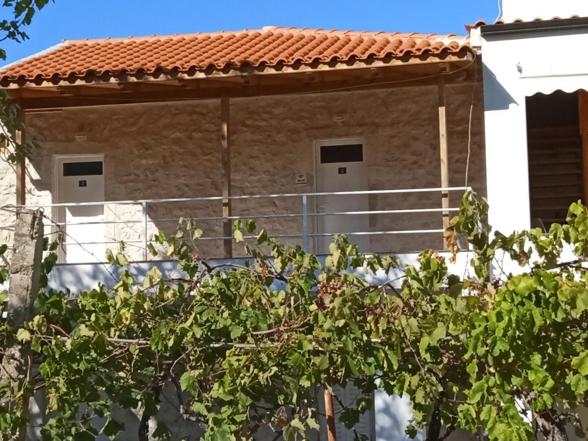 Tolis Rooms Himarë Dış mekan fotoğraf