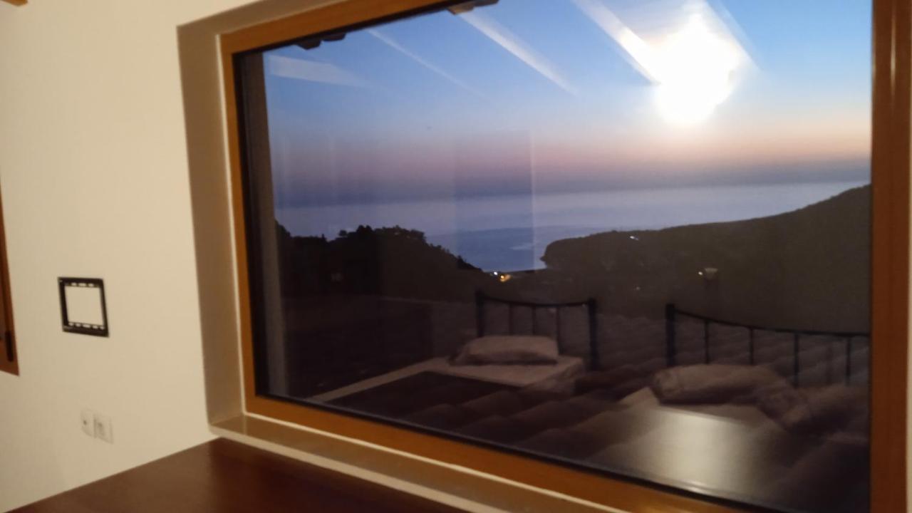 Tolis Rooms Himarë Dış mekan fotoğraf