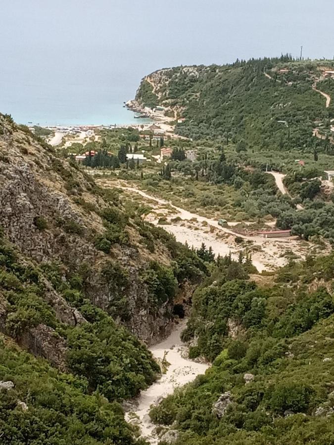 Tolis Rooms Himarë Dış mekan fotoğraf