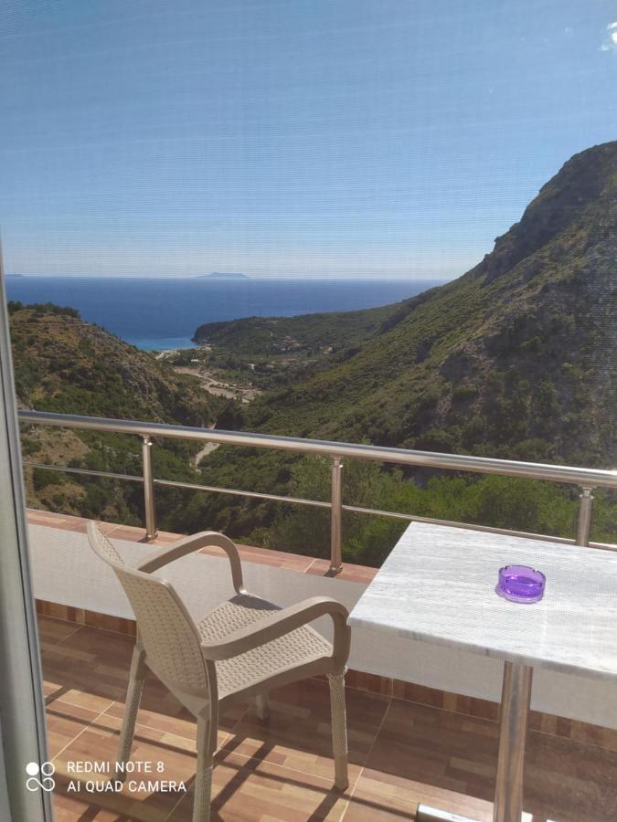 Tolis Rooms Himarë Dış mekan fotoğraf