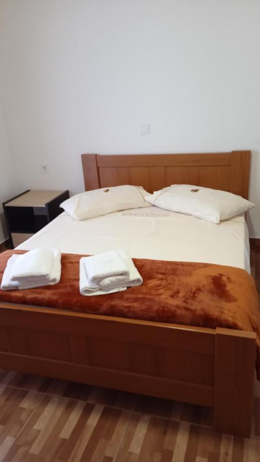 Tolis Rooms Himarë Dış mekan fotoğraf