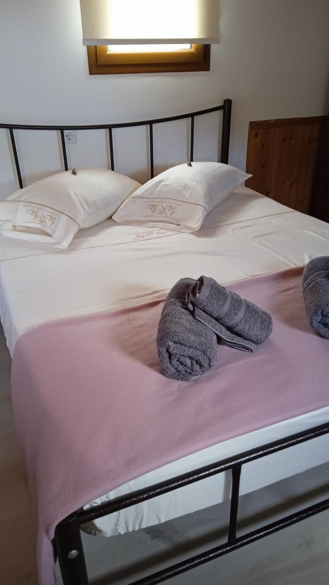 Tolis Rooms Himarë Dış mekan fotoğraf