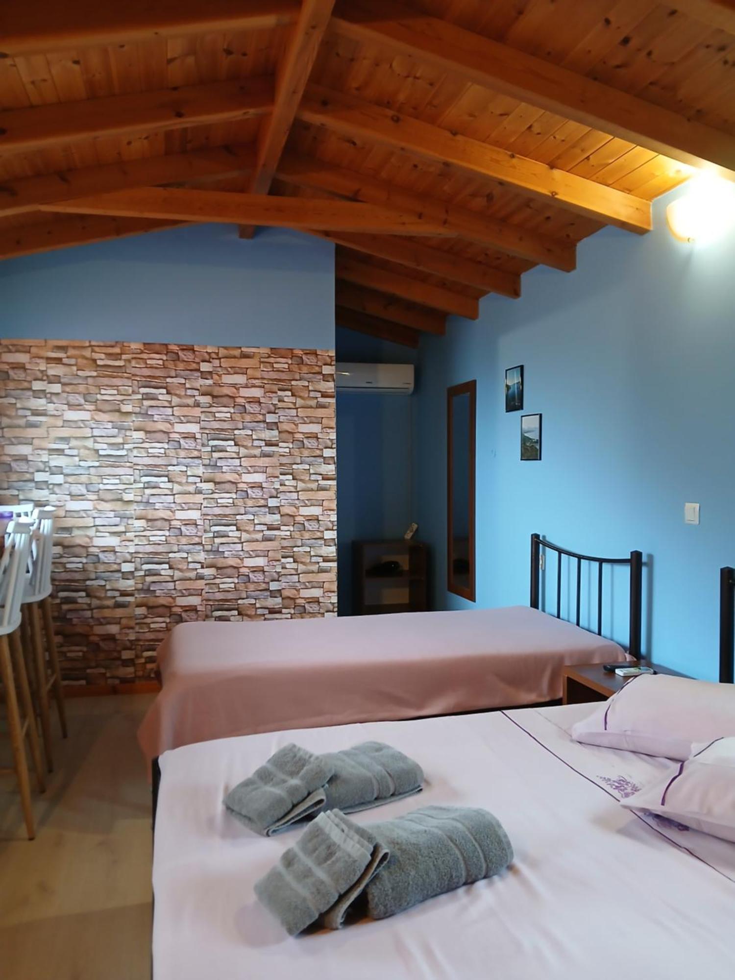 Tolis Rooms Himarë Dış mekan fotoğraf